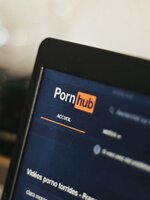 Miért lenne érdemes leszokni a pornóról, ami mindenkit csak elbizonytalanít és összezavar?