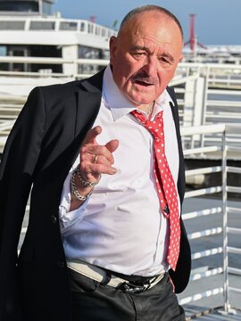 Nagy Feró elnézést kért a