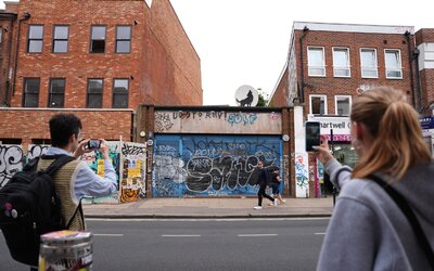 Négy napon belül negyedik állatos graffitijével boldogította London népét Banksy