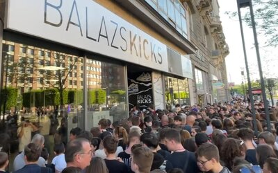 Nem csak a Mobilfox pénzosztása miatt gyűlt össze a tömeg szombaton Budapesten