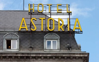 Nem kerül vissza az ikonikus felirat a belvárosi szálloda tetejére