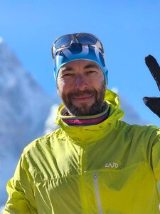 Nem találta meg a mentőcsapat Suhajda Szilárdot az Everesten, befejezték a magyar mászó keresését