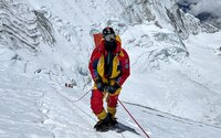 Ő lehet az első magyar hegymászó, aki oxigénpalack és serpa nélkül hódítja meg a Mount Everestet 