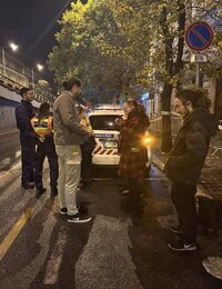 Őrizetbe vették a Kutyapárt aktivistáit, miután az aszfalton üzentek a Békemenetnek