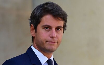 Példátlanul fiatal, nyíltan homoszexuális férfi lett Franciaország új miniszterelnöke