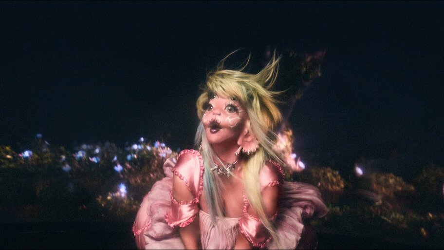 Playback Péntek: Derült égből új Taylor Swift-dal, és Melanie Martinez reinkarnációja a heti megjelenések között