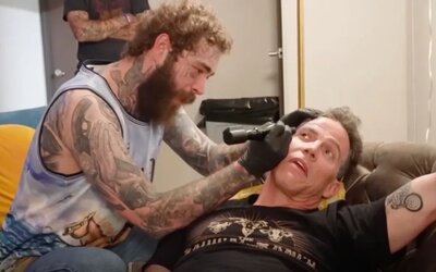 Post Malone szemöldök méretű péniszt tetovált Steve-O arcára