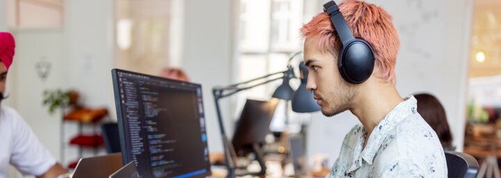 Quiet quitting és career cushioning: kiszótáraztunk 11 gyakori kifejezést a munka világából, amit lehet, hogy eddig nem ismertél