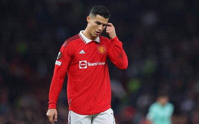 Ronaldo tizenegyest akart rúgni, helyette egy fiú kezéből lőtte ki a telefont 