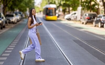 Sebességkorlátozást vezetnek be a gyalogosok számára a szomszédunkban