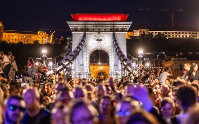 Szeptemberben megint bulizhatunk a Lánchídon, ráadásul a legmenőbb magyar zenészekkel