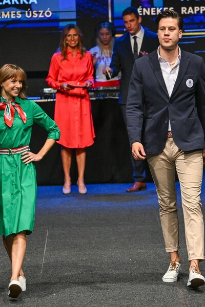 T. Dannyvel és Udvaros Dorottyával mutatták be a magyar olimpiai csapat ruháit