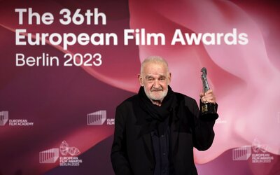 Tarr Bélát is kitüntették az Európai Filmdíjak gáláján, ahol két magyar film is versenyben volt