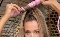 Tésztaszűrőtől a titkos hajas csavarokig – 9 TikTok-trükk, amivel felturbózhatod a frizurát