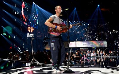 Tíz Wembley-koncerttel dönti meg Taylor Swift és a Take That rekordját a Coldplay