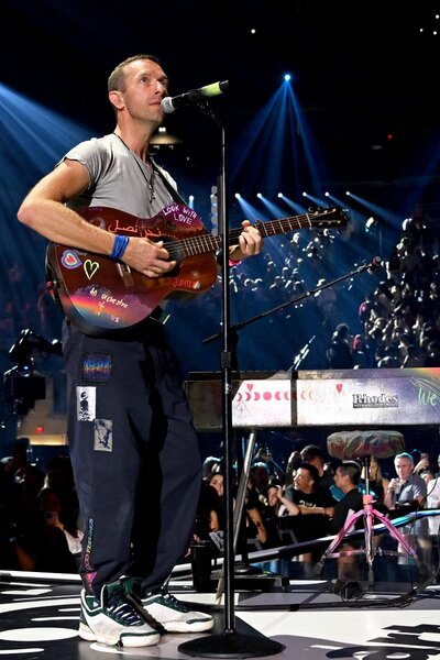 Tíz Wembley-koncerttel dönti meg Taylor Swift és a Take That rekordját a Coldplay