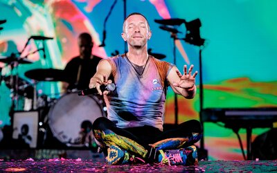 Újra Budapestre jön a Coldplay, a magyar nézők után is fákat ültethetnek