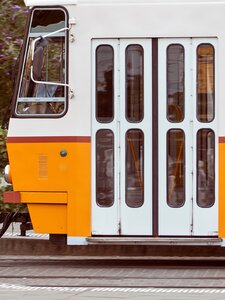 Újra jár a 19-es és a 41-es villamos, kiderült, mikor állhat meg újra a 2-es metró a Batthyány téren 