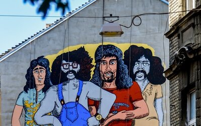 Ünnepi falfestménnyel állít emléket Erzsébetváros a magyar zene ikonikus zenekarának
