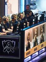 Utazás a kibertérbe: Így lett az e-sport játéktermi versengésből milliárdos biznisz és önveszélyes függőség