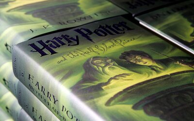 Varázsrajongók, figyelem: újabb könyvvel bővül Harry Potterék világa