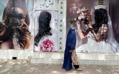 Videós bizonyíték került elő arról, hogyan erőszakolják és verik meg a tálibok az afgán nőket a börtönökben