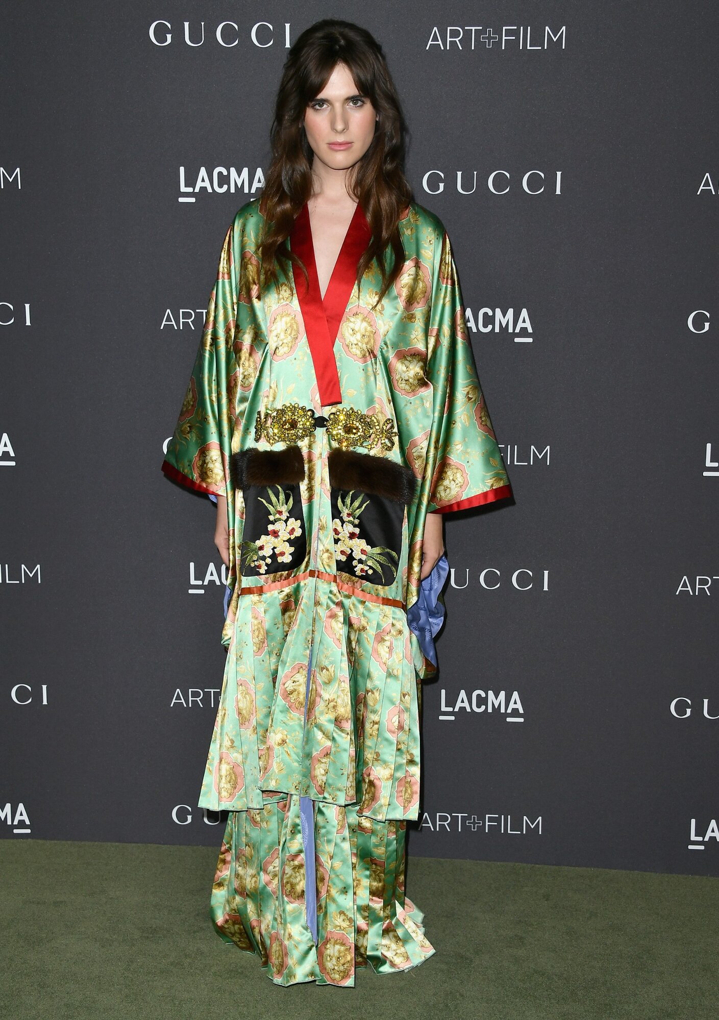 Hari Nef színésznő Guccit visel a 2016-os LACMA Art + Film gálán, amelyen Robert Irwin és Kathryn Bigelow tiszteletére a Gucci mutatja be a LACMA-ban 2016. október 29-én Los Angelesben, Kaliforniában. (Fotó: Steve Granitz/WireImage)
