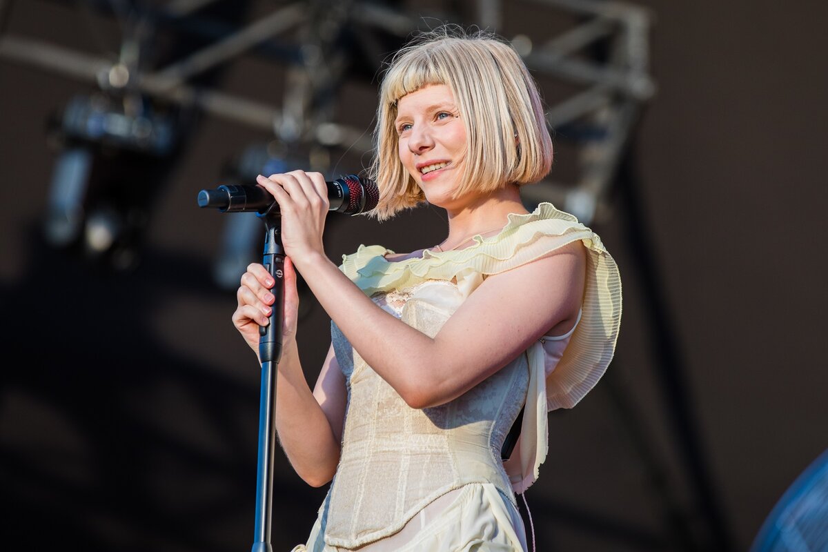 Budapesten lep fel Aurora