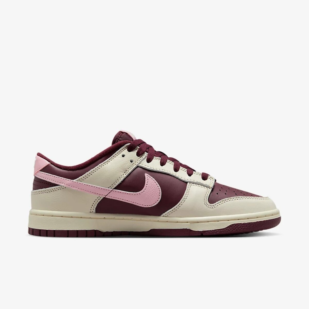Nike Dunk Low “Valentine’s Day”