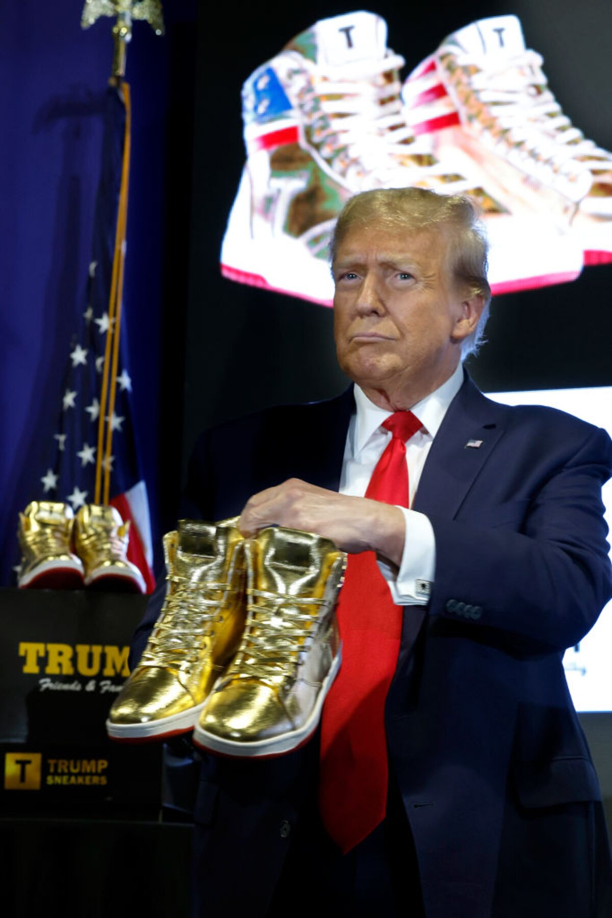 Donald Trump saját cipőmárkát dobott piacra
