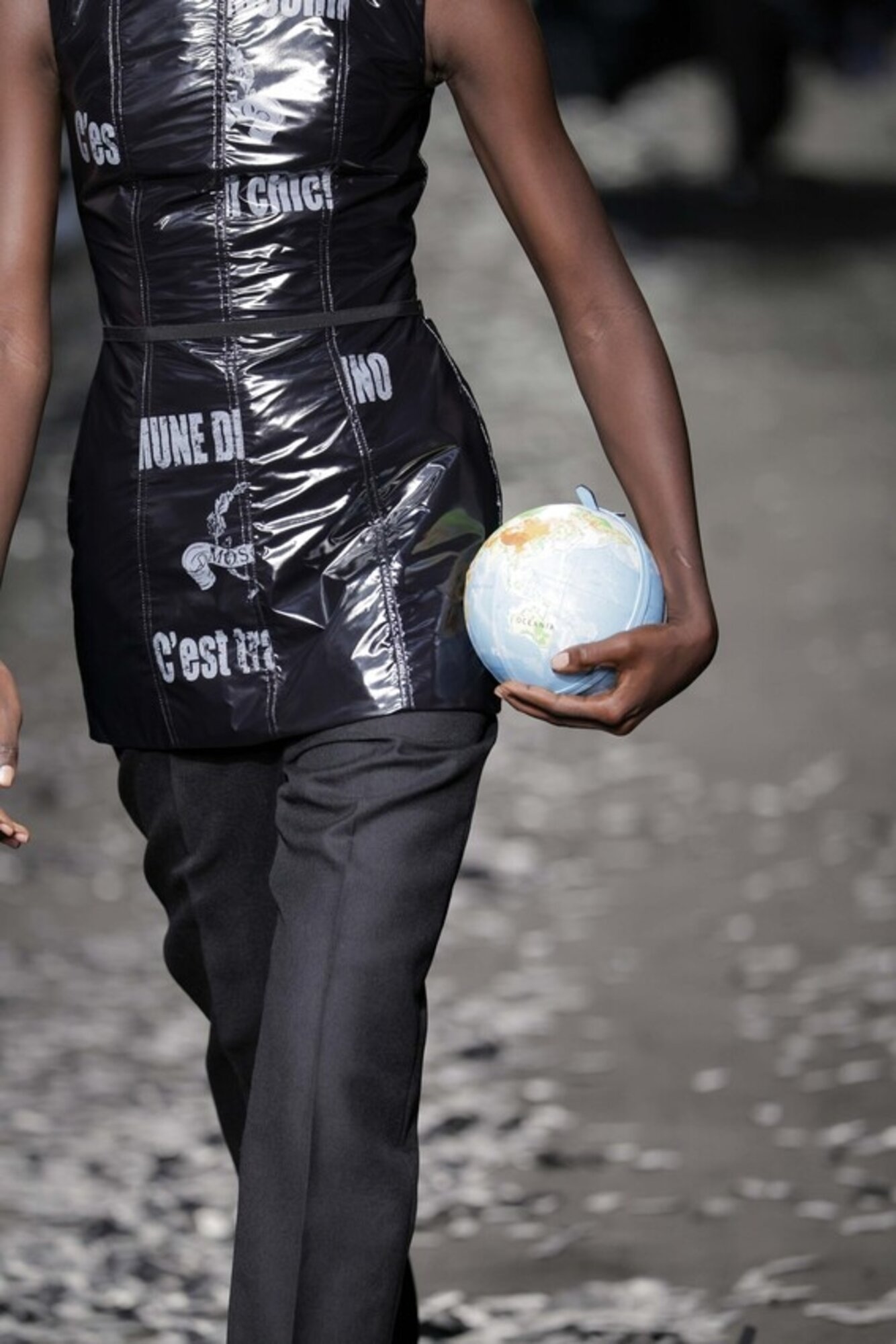 Moschino - Ready-to-Wear - Runway Collection - Women