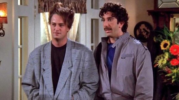 Egy ponton Chandler és Ross alapítottak egy zenekart. Mi volt a banda neve? 