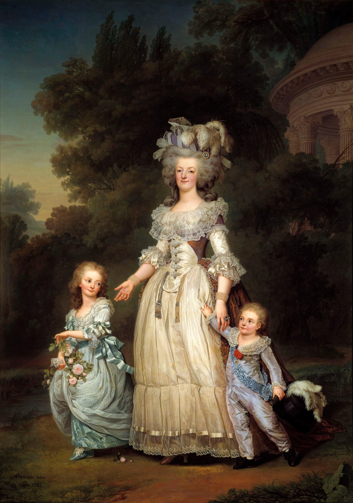 Marie Antoinette Maria Antonia Josepha Joanna, ismertebb nevén Marie Antoinette 1755. november 2-án született Bécsben. Franciaország utolsó királynője Madame Deficit gúnynéven a monarchia túlkapásainak szimbólumává vált, számtalan röpirat vádolta pazarlással és házasságtöréssel. A pénzügyi káosz és a rossz termés országszerte megemelte a gabonaárakat, így Marie Antoinette extravagáns életmódjával gyűlölettel teli kritikák kereszttüzébe került. Kilenc hónappal férje, XVI. Lajos után a forradalmi törvényszék parancsára 1793-ban, 37 éves korában lefejezték.