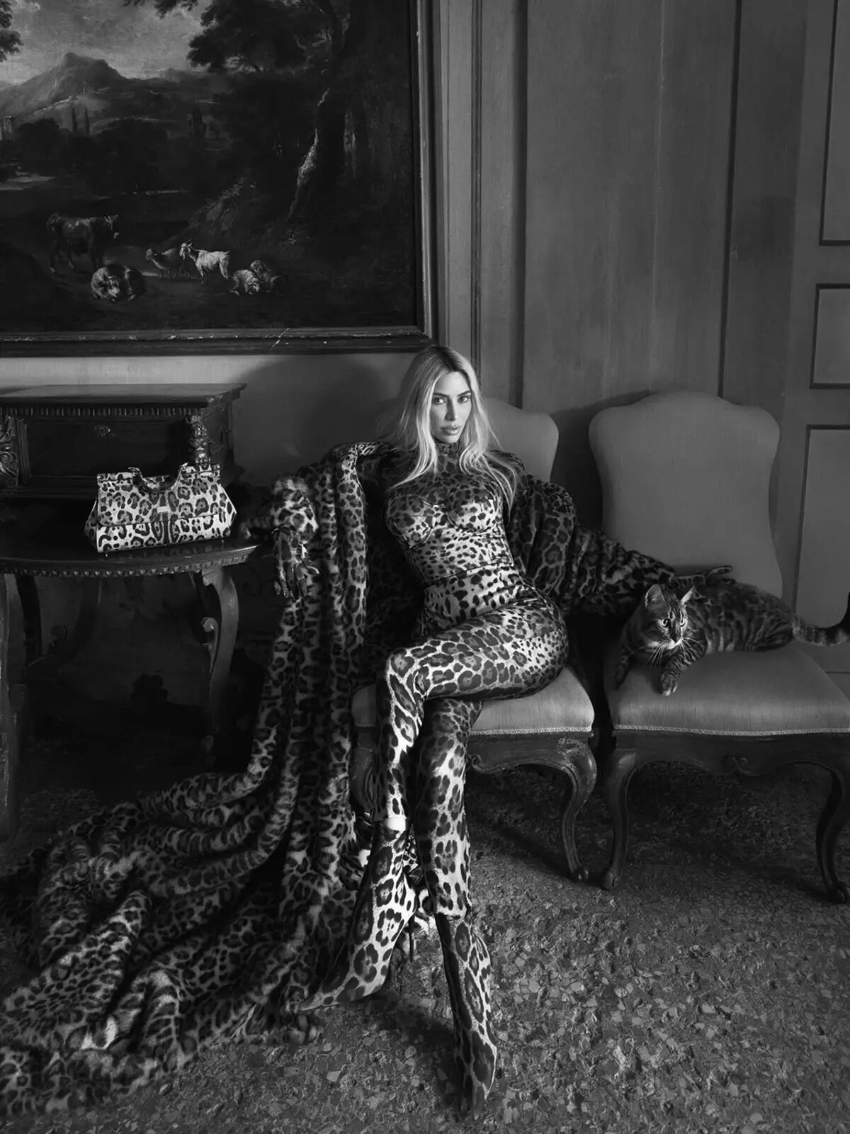 Kim Kardashian a Dolce & Gabbana 2023 tavaszi-nyári kampányában