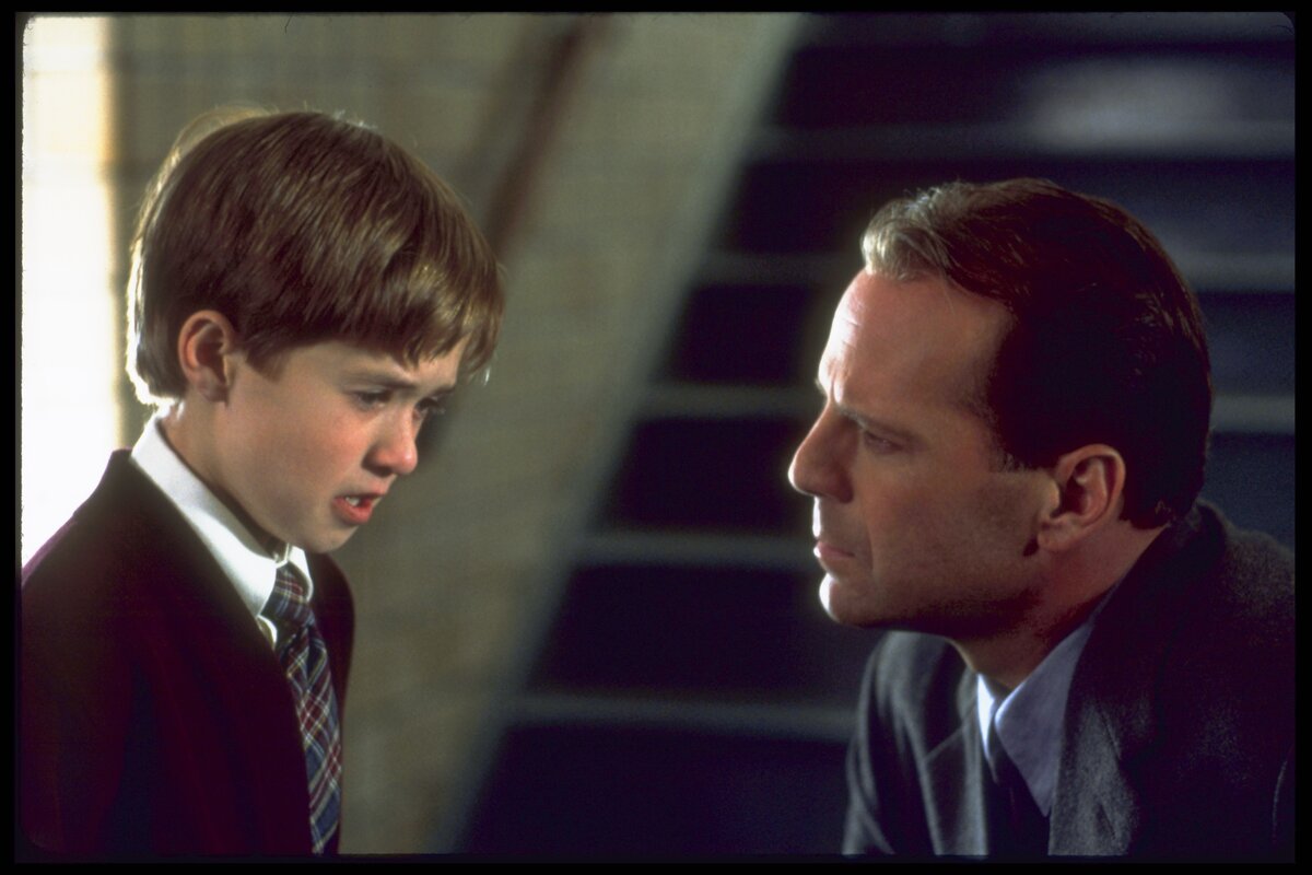Haley Joel Osment és Bruce Willis a Hatodik érzék című filmben.
