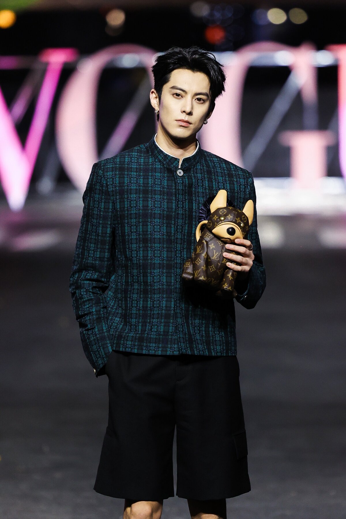 SHENZHEN, KÍNA - OKTÓBER 17.: Dylan Wang Hedi színész részt vesz a Vogue Forces of Fashion 2024 rendezvényén 2024. október 17-én a kínai Sencsenben, Guangdong tartományban. (Fotó)