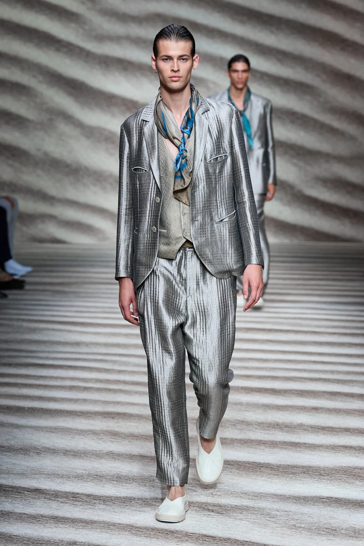 A tavaszi Giorgio Armani-kollekció egyik darabja