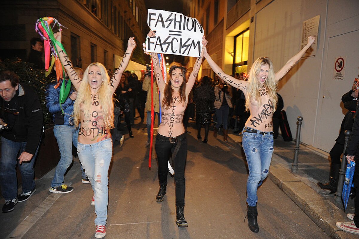 versace, femen, feminizmus