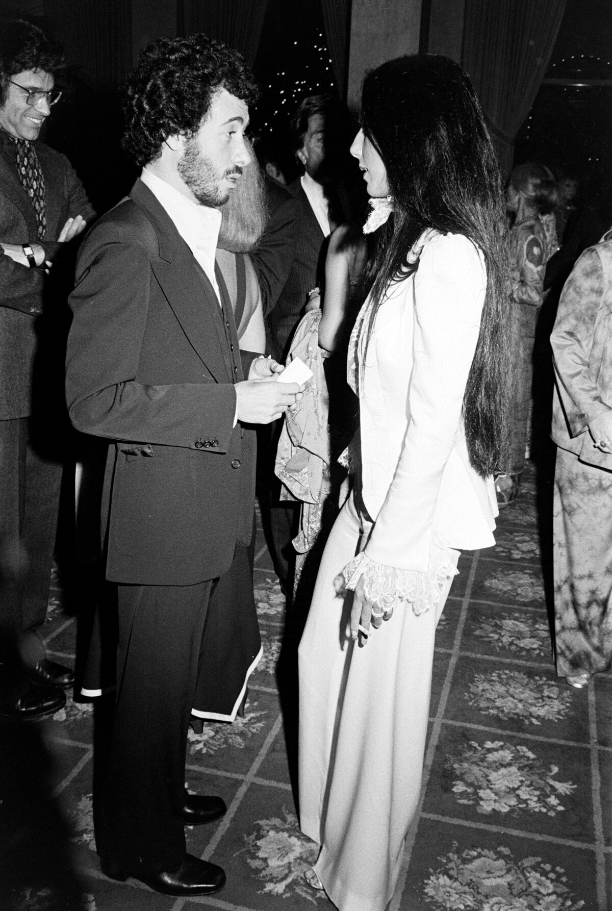 Warren Beatty, David Geffen és Cher részt vesznek az Amerikai Polgárjogi Szövetség Henry Fonda tiszteletére rendezett ünnepségén a Beverly Wilshire Hotelben, Beverly Hillsben, Kaliforniában 1974. június 1-jén. (Fotó: David Strick/WWD/Penske Media via Getty Images)
