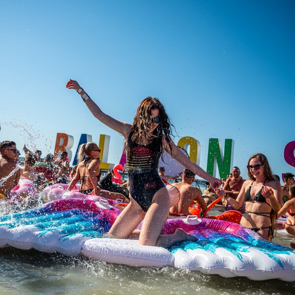 Mikor rendezték az első Balaton Sound fesztivált Zamárdiban?