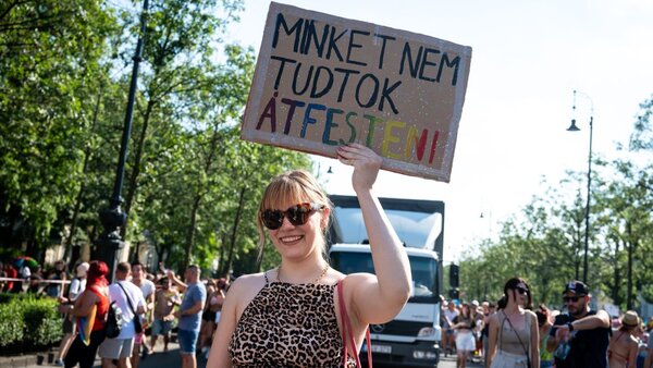 Válassz egy magyar közéleti idézetet a homoszexualitásról!