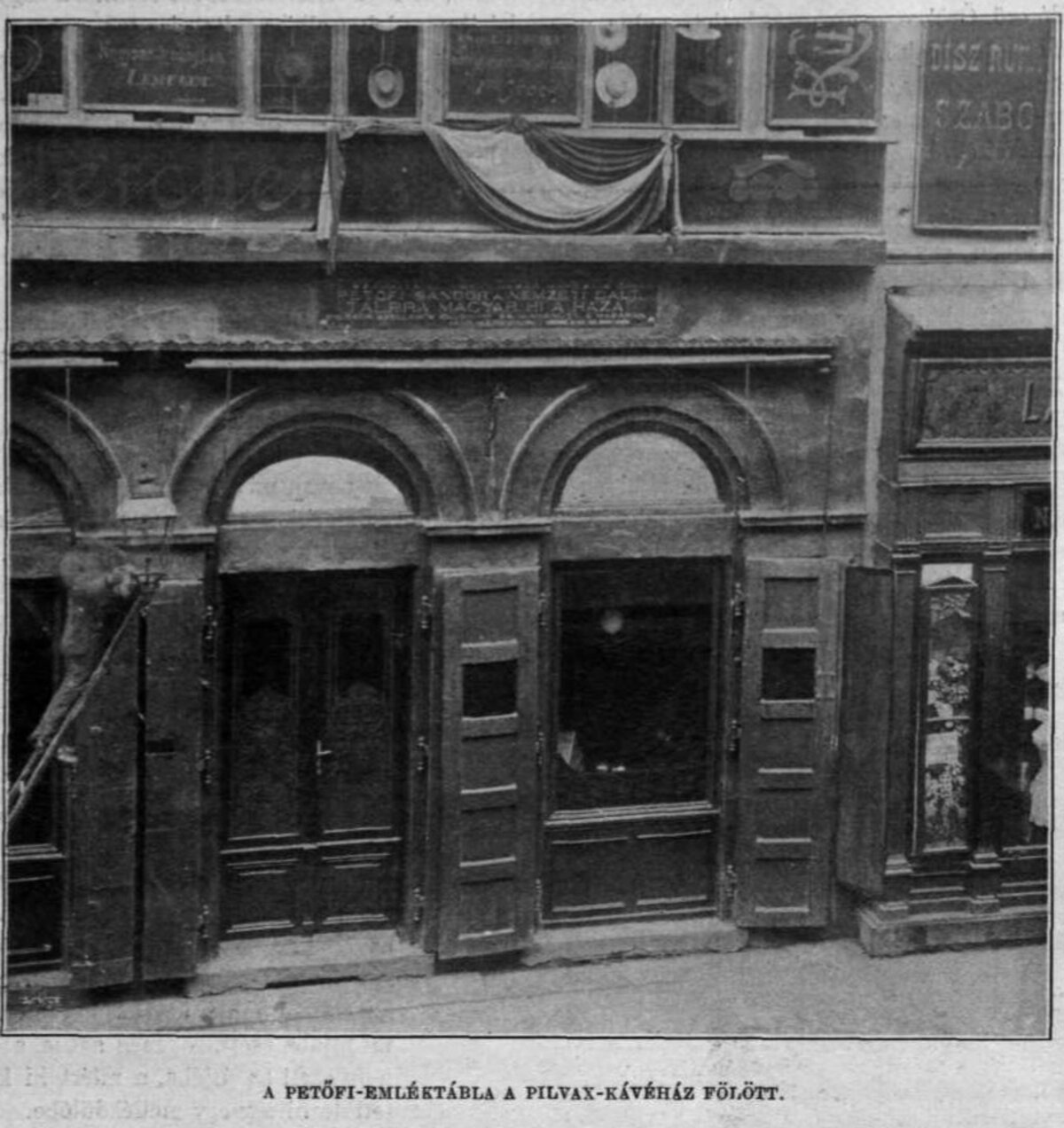 A Pilvax kávéház 1900-ben.