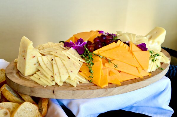 Egykor még a trappista számított a legbasicebb sajtnak, de ma már szinte ez is luxus... Mennyiért mérnek belőle egy kilót?