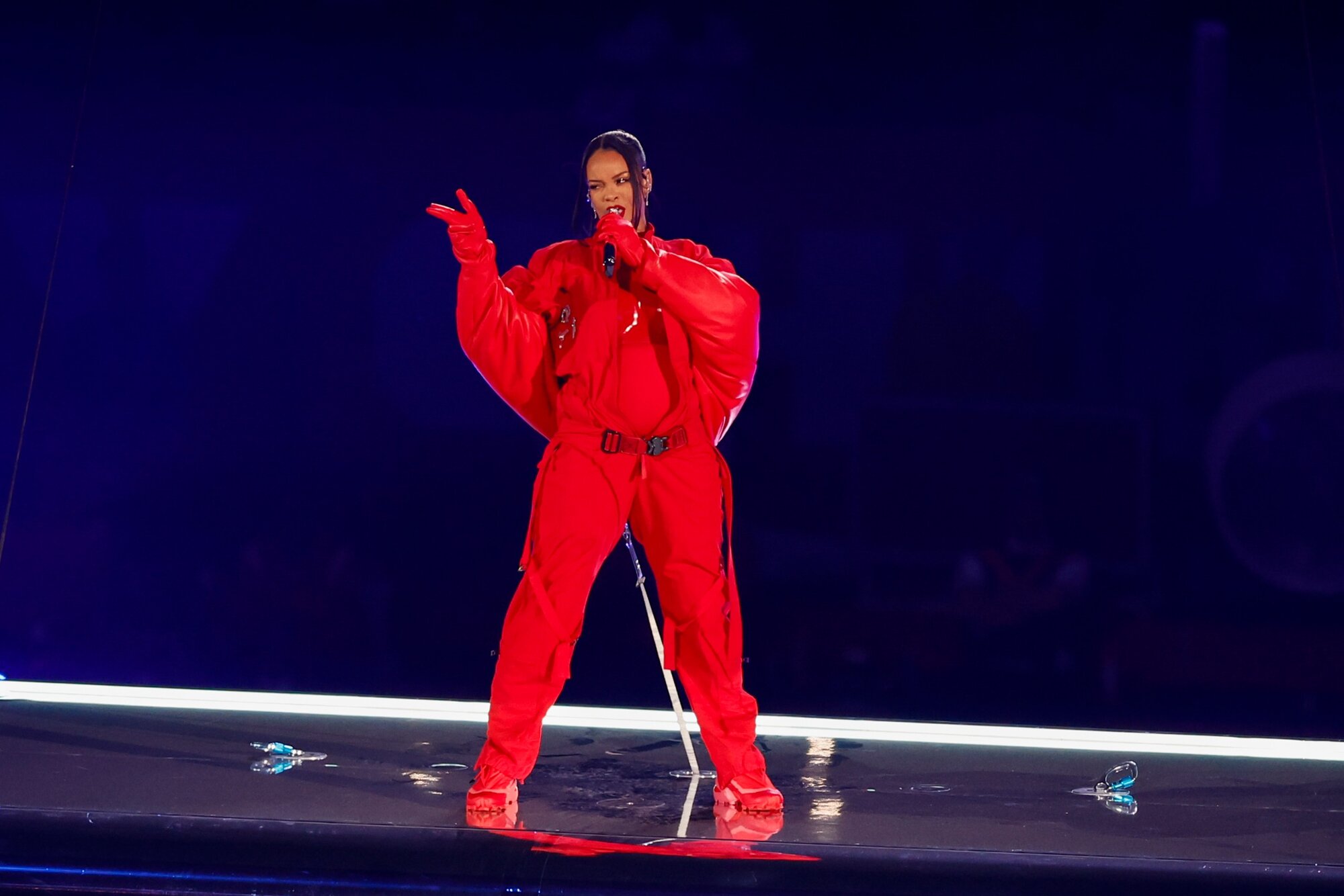 Rihanna a Super Bowl félidei show-ja alatt