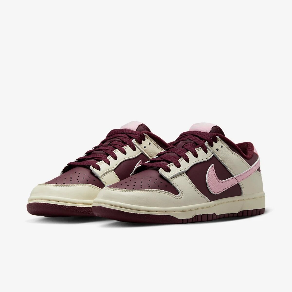 Nike Dunk Low “Valentine’s Day”