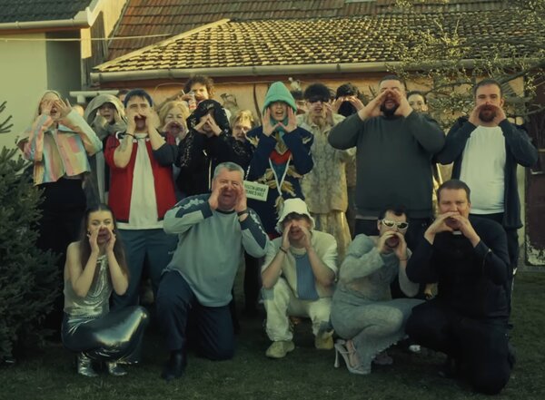 Azahriah több klipjét is díjazták már a Klipszemlén, melyikből származik az alábbi jelenet?