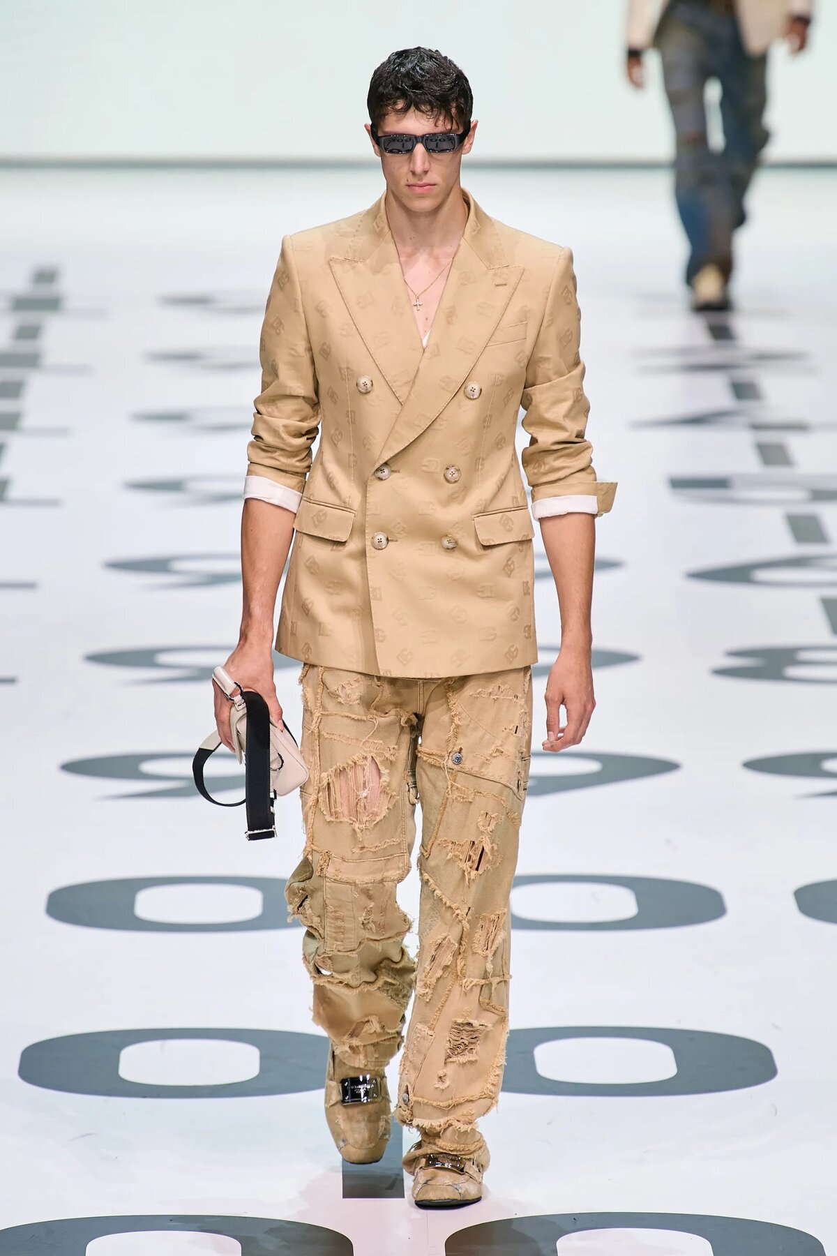 Szett a Dolce & Gabbana 2023 tavaszi bemutatójáról