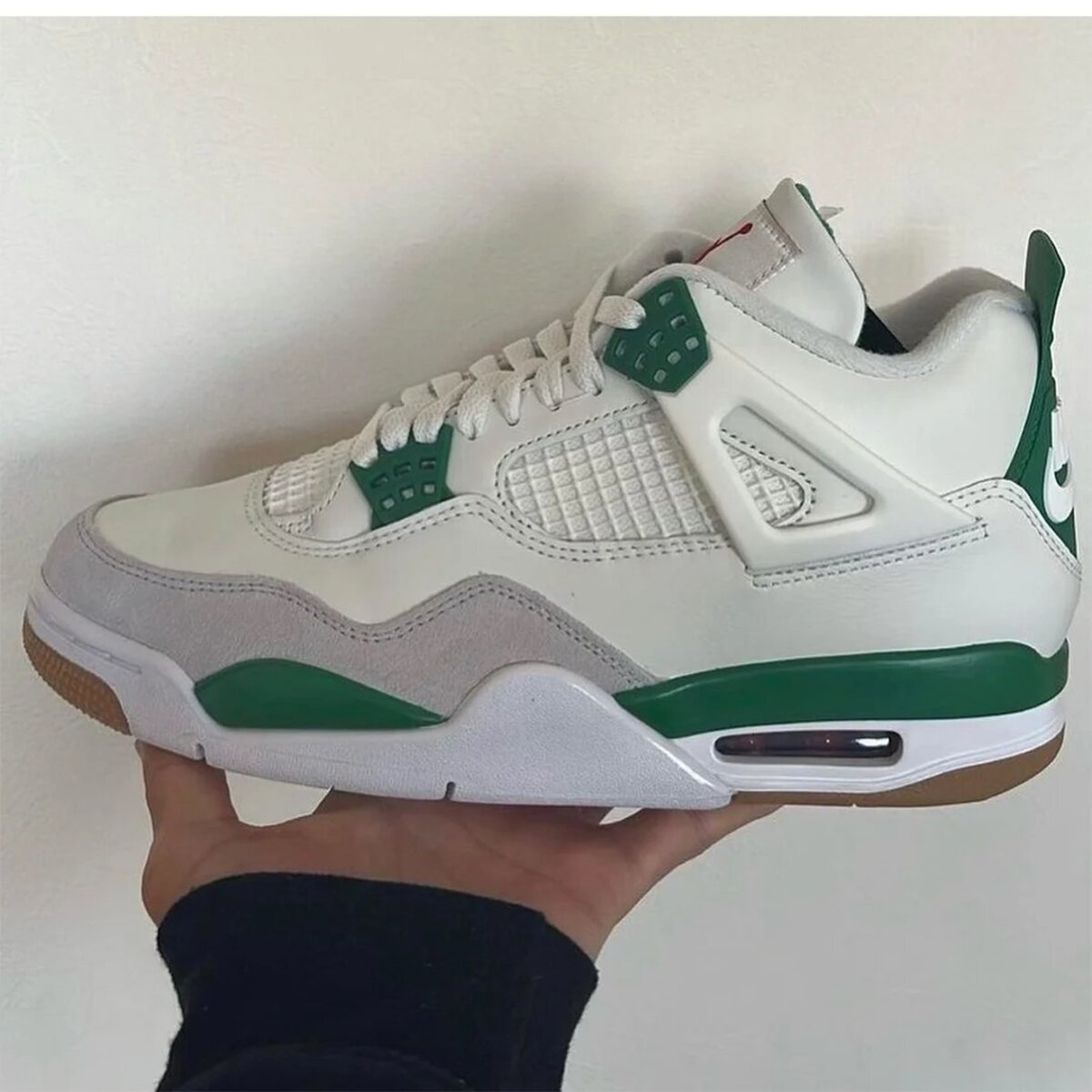Nike SB x Air Jordan 4 “Pine Green”