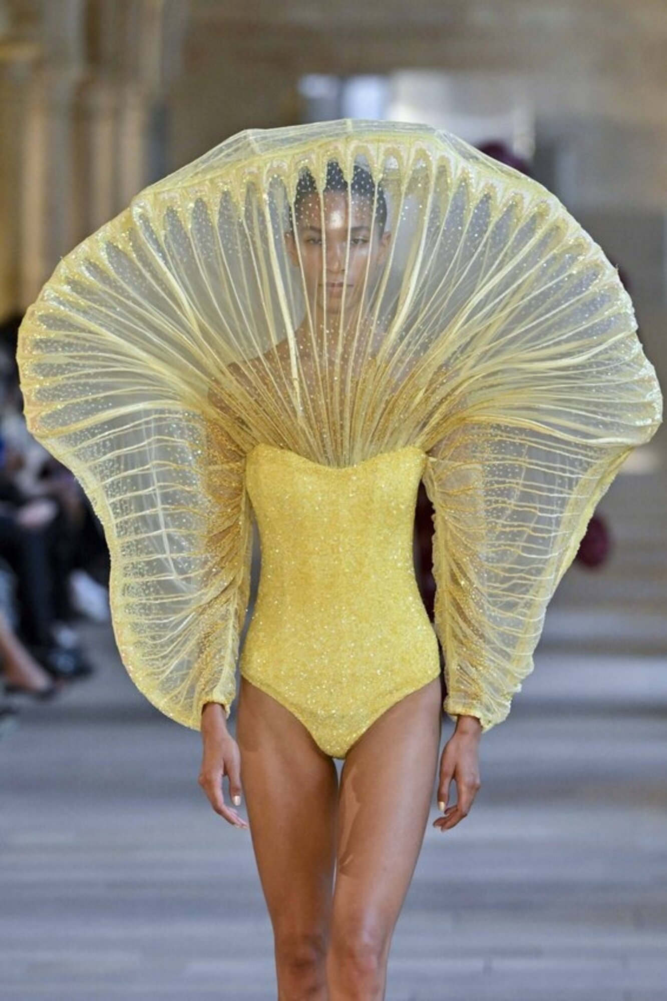 Raul Mishra új haute couture kollekciója.