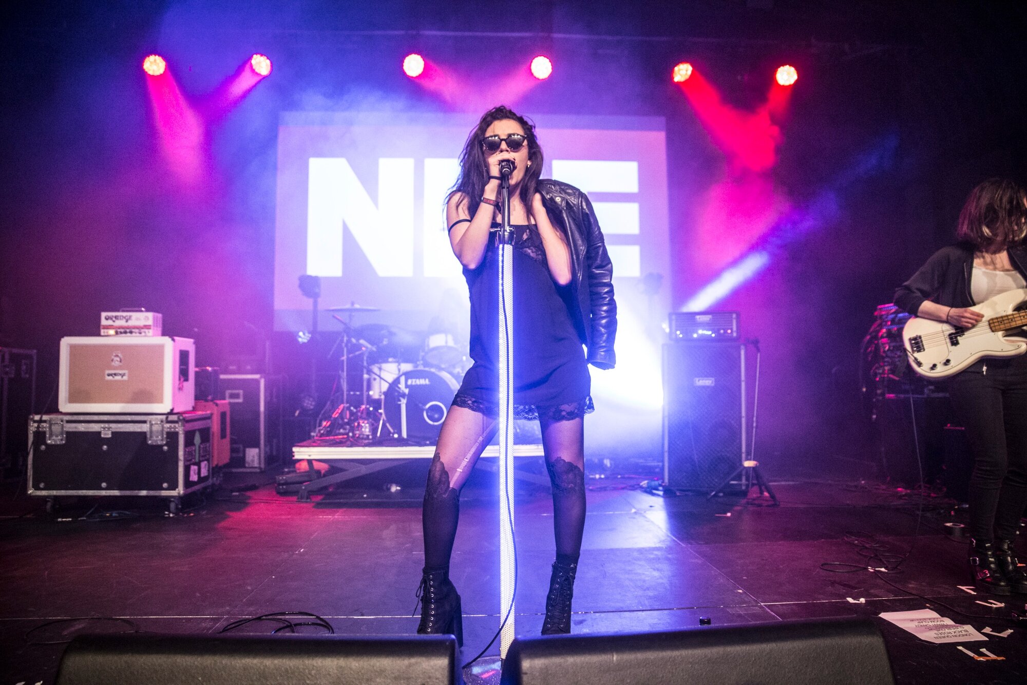 BRIGHTON, ANGOLORSZÁG - Május 10.: Charli XCX fellép a Great Escape fesztivál harmadik napján, 2014. május 10-én Brightonban, Angliában. (Fotó: Rob Ball/WireImage)